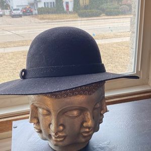 Floppy hat